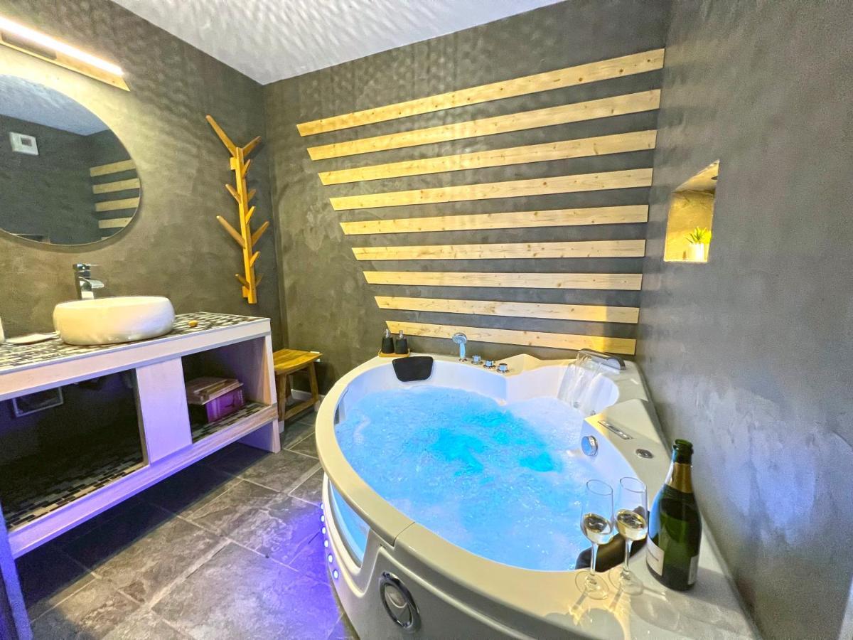 Gite Cosy Avec Jacuzzi Classe 3 Etoiles Poncin 외부 사진